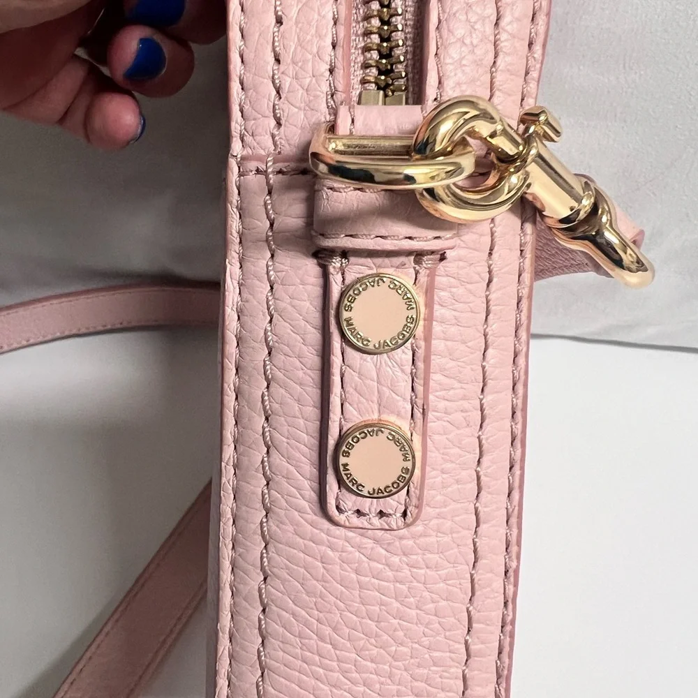 Marc Jacobs Pink Crossbody Bag with Gold Hardware - Picture 3 of 5
